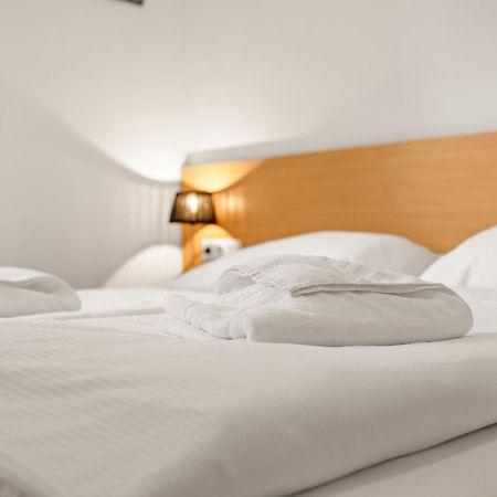 Apartment Ski & Golf Top 6 By Four Seasons Apartments كابرون المظهر الخارجي الصورة